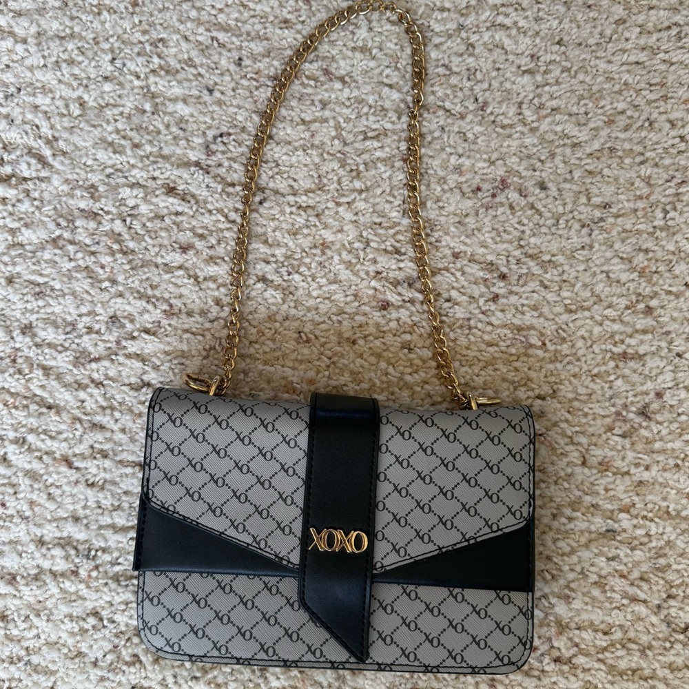 XOXO Elegant Black and‎ Tan Shoulder Bag Gold Hardware Purse - Picture 2 of 9